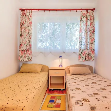 Cozy In With Kitchen Appartement Rowy (Pomerania)